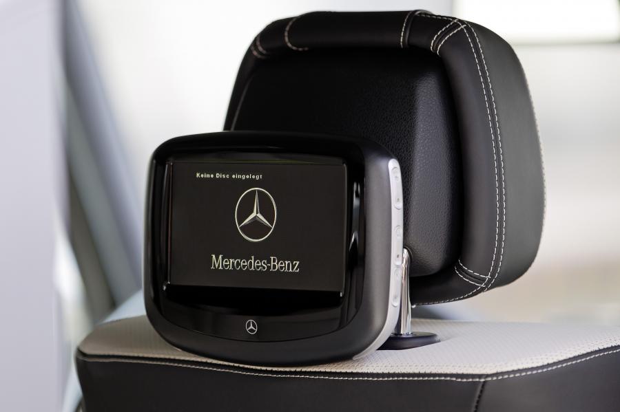Детали интерьера Mercedes-Benz G500 BA3 Final Edition 2011 года  (фото 2 из 13)